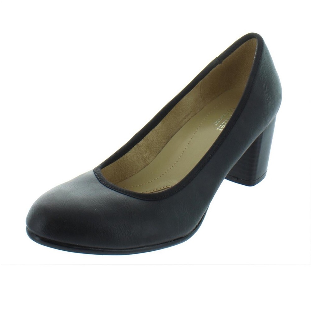 Naturalizer black block heels